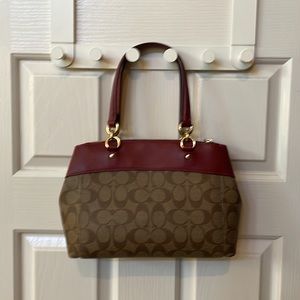 Coach Crossbody/Shoulder bag.